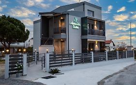 Artemida Suites