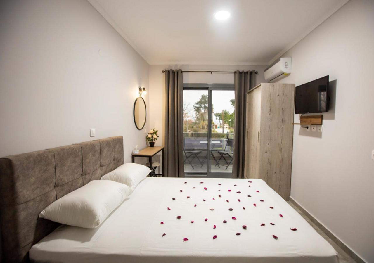 Artemida Suites Hanioti Exterior foto