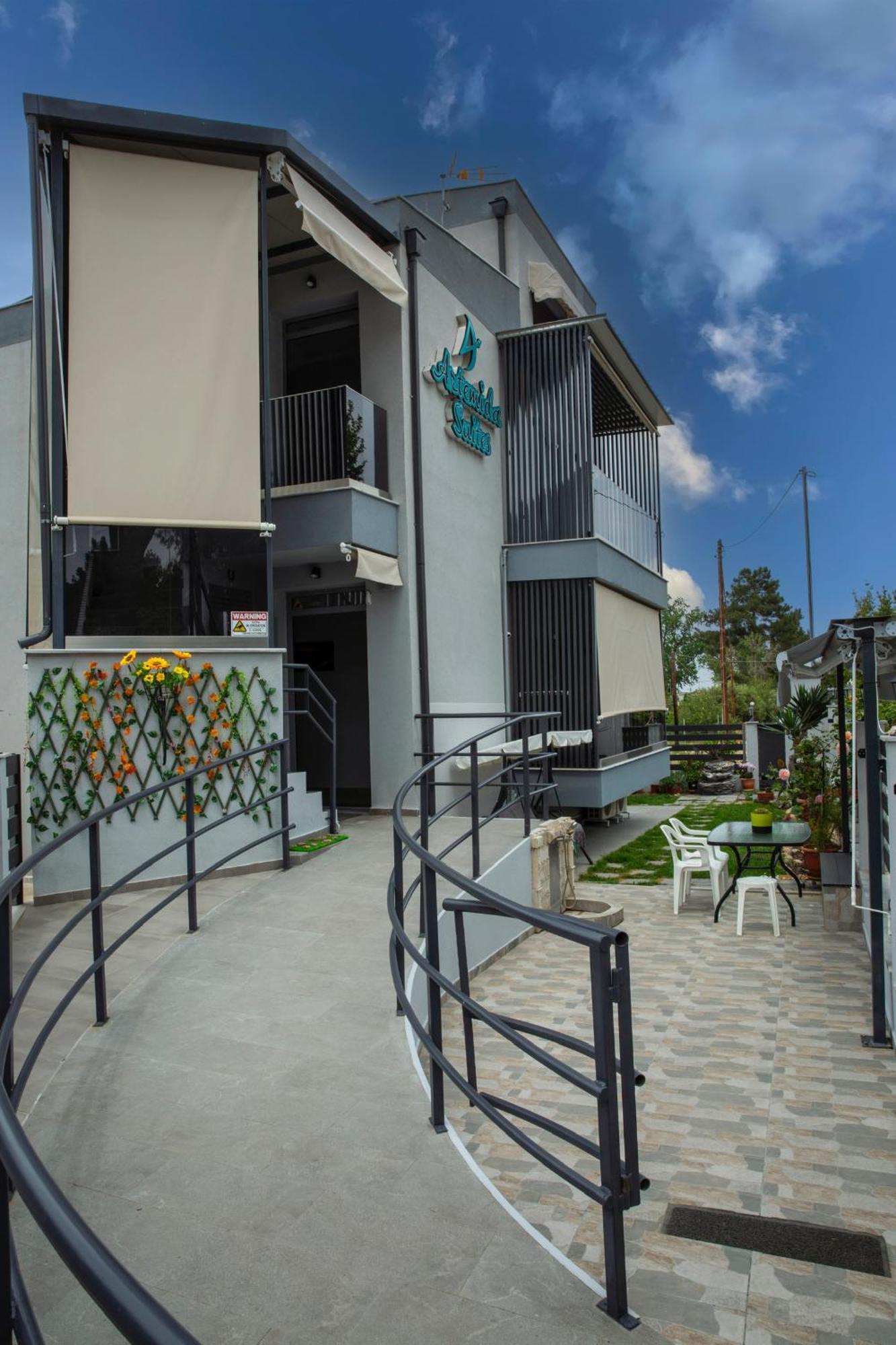 Artemida Suites Hanioti Exterior foto